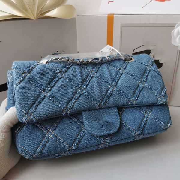 new fashion designer ladies bag chain messenger bag small shoulder bags denim washed retro craft shouder bags
new fashion designer ladies bag chain messenger bag small shoulder bags denim washed retro craft shouder bags
