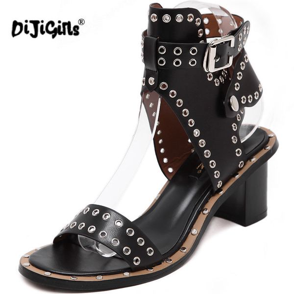 dijigirls new summer style woman fashion ankle strap rome medium heel shoes rivets square sandals dropshipping, Black
dijigirls new summer style woman fashion ankle strap rome medium heel shoes rivets square sandals dropshipping, Black