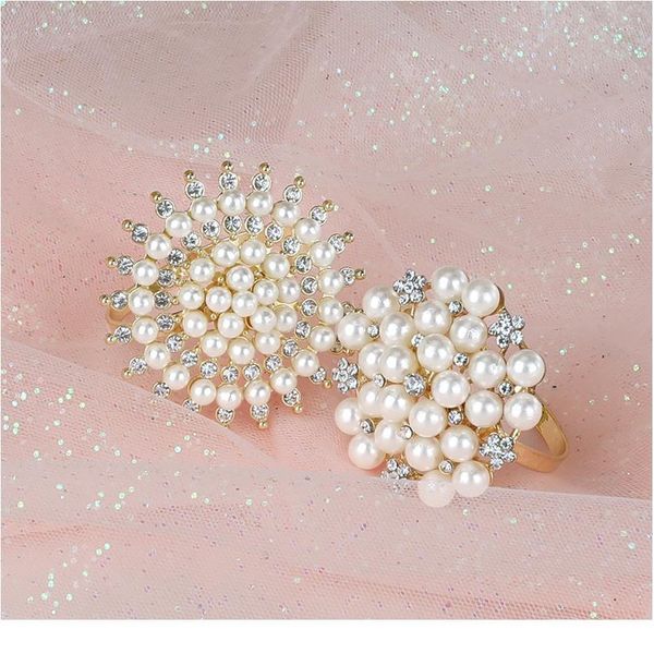 6/12pcs fashion carved flower pearl glitter napkin rings wedding party restaurant banquet dining bow buckles serviett qylkqk
6/12pcs fashion carved flower pearl glitter napkin rings wedding party restaurant banquet dining bow buckles serviett qylkqk