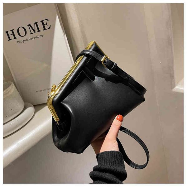 2022 factory outlet women's trend personality simple irregular one shoulder messenger bag metal buckle women's bag edj4
2022 factory outlet women's trend personality simple irregular one shoulder messenger bag metal buckle women's bag edj4