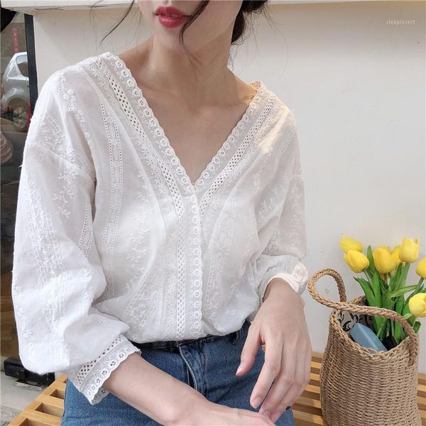 spring&summer 2020 loose temperament white stitching openwork lace v-neck shirt sleeve blouse women's spring1
spring&summer 2020 loose temperament white stitching openwork lace v-neck shirt sleeve blouse women's spring1