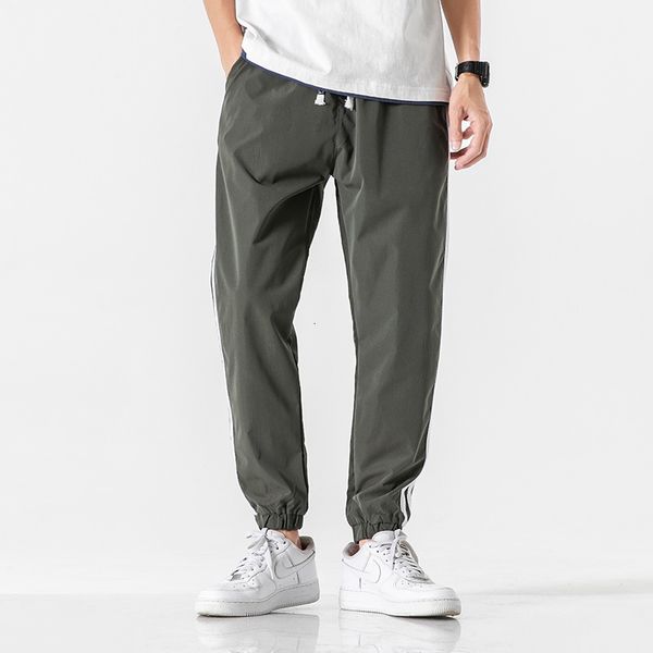 2021 new spring black autumn green fashionable runners sweatpants male sweat pants mxm7
2021 new spring black autumn green fashionable runners sweatpants male sweat pants mxm7