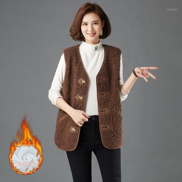 women's vests solid color 2021 lambs hair large women's breasted v-neck cardigan with cashmere thickening warm sleeveless vest win, Black;white
women's vests solid color 2021 lambs hair large women's breasted v-neck cardigan with cashmere thickening warm sleeveless vest win, Black;white
