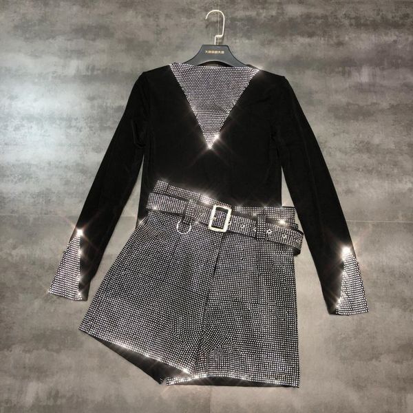 deat spring long sleeve rhinestone v neck t shirt high waist diamond shorts with belt two piece set women outfits mh558 t200325, White
deat spring long sleeve rhinestone v neck t shirt high waist diamond shorts with belt two piece set women outfits mh558 t200325, White