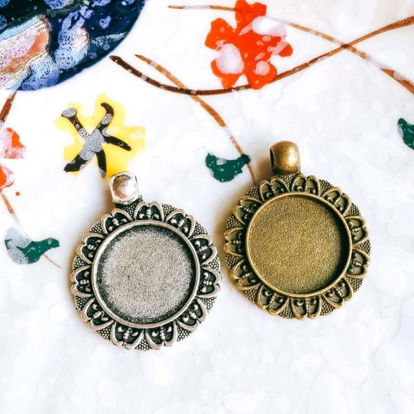 other 5pcs/lot 16mm necklace pendant setting antique bronze silver glass cabochon blank base supplies for jewelry finding t511, Blue;slivery
other 5pcs/lot 16mm necklace pendant setting antique bronze silver glass cabochon blank base supplies for jewelry finding t511, Blue;slivery