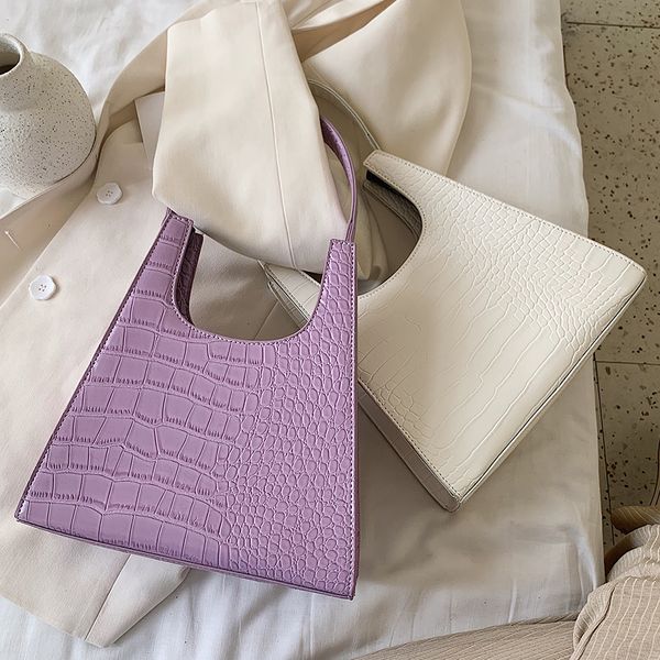 vintage women handbag retro alligator subaxillary bag leather small triangle handbags female luxury crocodile shoulder bag c0125
vintage women handbag retro alligator subaxillary bag leather small triangle handbags female luxury crocodile shoulder bag c0125