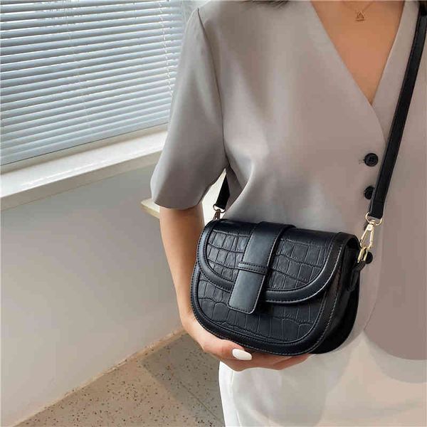 2022 factory outlet messenger bag female new fashion net red korean version leisure semi-circular bag wide belt crocodile single shoulder s5
2022 factory outlet messenger bag female new fashion net red korean version leisure semi-circular bag wide belt crocodile single shoulder s5