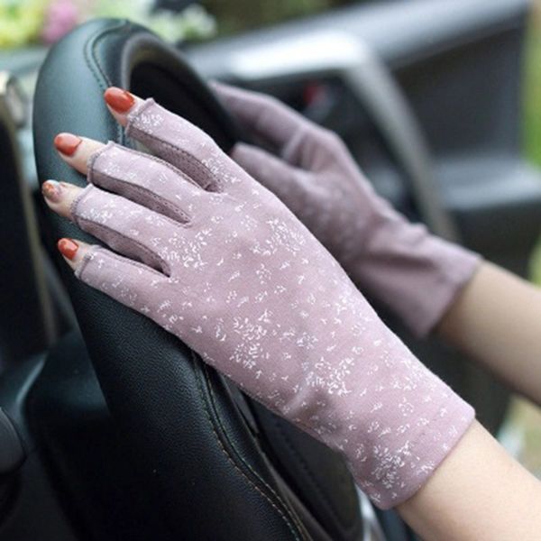 female summer sunscreen cotton sun driving cycling mittens women flowers bit half finger touch screen thin typing gloves j76, Blue;gray
female summer sunscreen cotton sun driving cycling mittens women flowers bit half finger touch screen thin typing gloves j76, Blue;gray