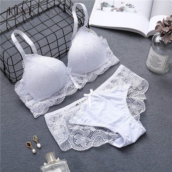 5 colors lace bra sets for women wireless bra comfortable underwear set solid crop female lingerie set brassiere y200115, Red;black
5 colors lace bra sets for women wireless bra comfortable underwear set solid crop female lingerie set brassiere y200115, Red;black