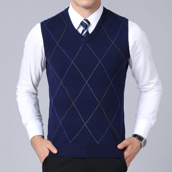 new fashion brand sweater for mens pullover vest slim fit jumpers knitwear plaid autumn korean style casual men clothes 201028, White;black
new fashion brand sweater for mens pullover vest slim fit jumpers knitwear plaid autumn korean style casual men clothes 201028, White;black