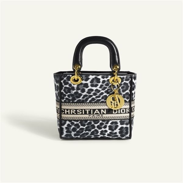 outlet sale 80% off hong texture light luxury women's 2022 new fashion versatile leather portable princess bag one shoulder messenger b
outlet sale 80% off hong texture light luxury women's 2022 new fashion versatile leather portable princess bag one shoulder messenger b