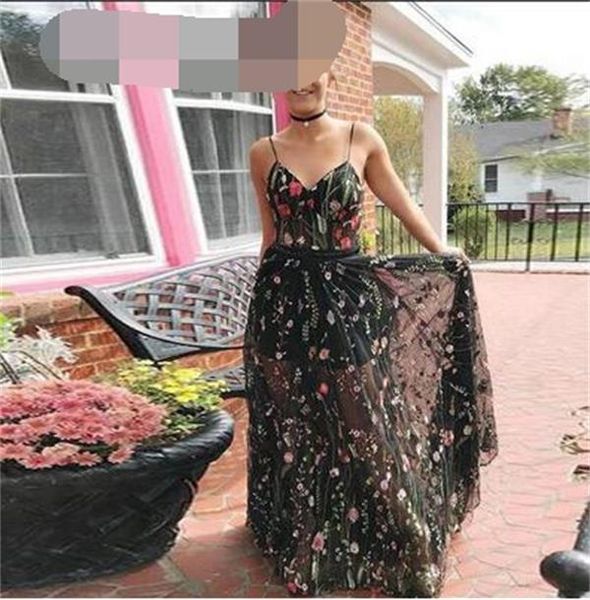 2021 black embroidery tulle evening dresses prom flowers straps arabic vestidos de fiesta de noche robe de soiree plus size, Black;red
2021 black embroidery tulle evening dresses prom flowers straps arabic vestidos de fiesta de noche robe de soiree plus size, Black;red
