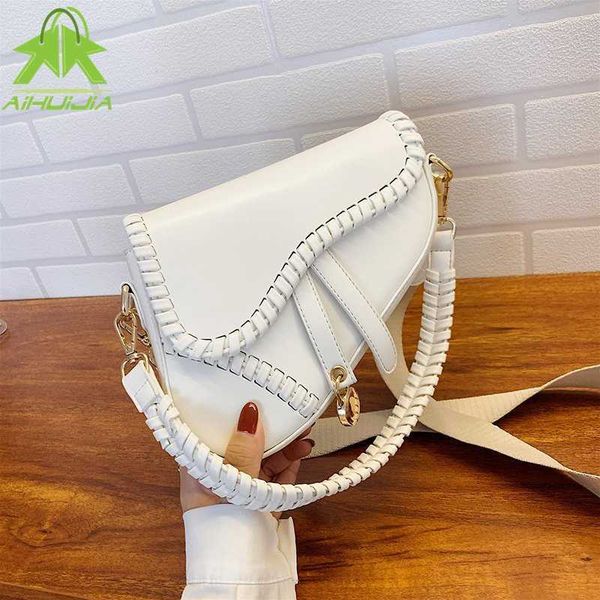 2021 new weave ladies hand bags pu pillow classic handbag for women light luxury fashion single shoulder messenger crossbody bag
2021 new weave ladies hand bags pu pillow classic handbag for women light luxury fashion single shoulder messenger crossbody bag