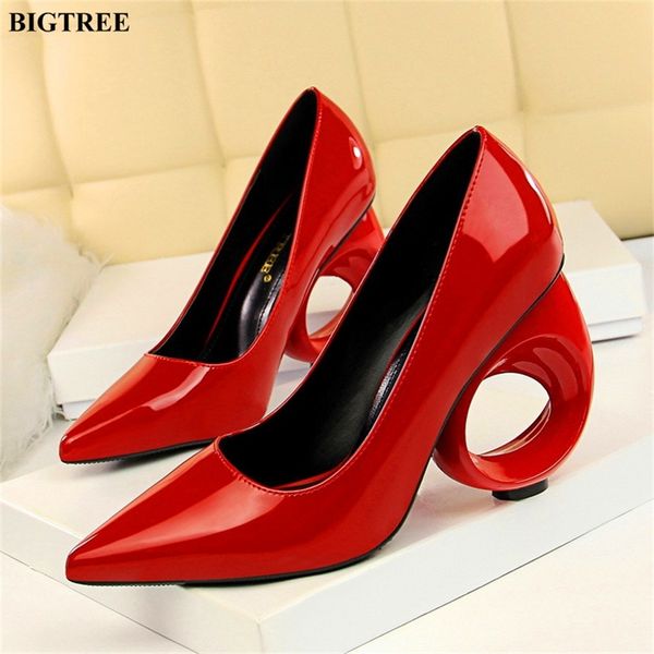 classics fretwork heels party shoe new patent leather shallow women pumps pointed toe fashion women's high heels 10cm shoes y200111, Black 
classics fretwork heels party shoe new patent leather shallow women pumps pointed toe fashion women's high heels 10cm shoes y200111, Black