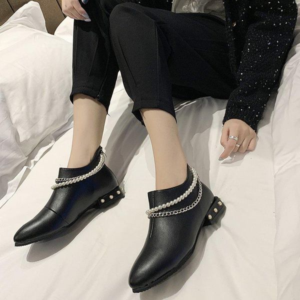 2020 new boots pu low tube flat rubber round toe women casual short leather boots fashion pearl chain shoes, Black
2020 new boots pu low tube flat rubber round toe women casual short leather boots fashion pearl chain shoes, Black