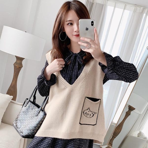 women's vests autumn and winter 2021 jacquard embroidered vest women's v-neck sweater loose sleeveless shoulder1, Black;white
women's vests autumn and winter 2021 jacquard embroidered vest women's v-neck sweater loose sleeveless shoulder1, Black;white