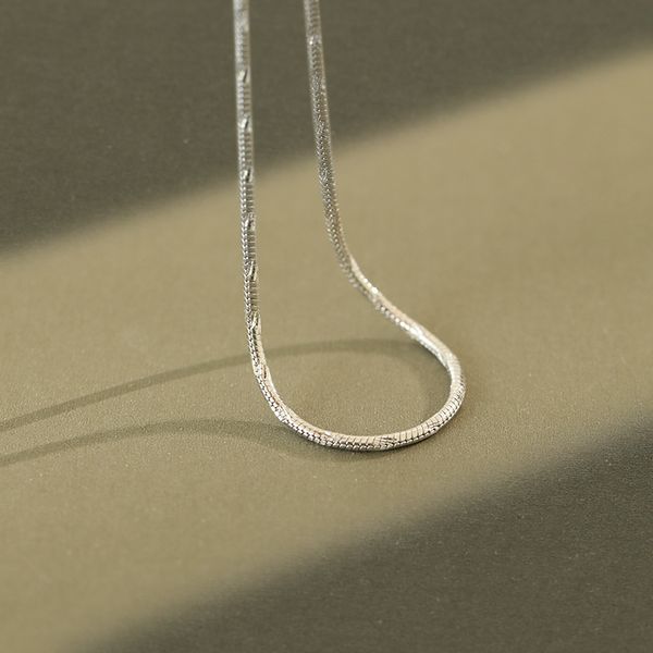 shanice s925 sterling silver designer personality snake bone chain necklace hip hop cool simple ladies girl holiday wedding q0531
shanice s925 sterling silver designer personality snake bone chain necklace hip hop cool simple ladies girl holiday wedding q0531