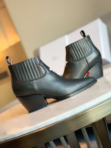 luxury women designer boots martin desert boo ts s flamingo love arrow medal 100% genuine leather thick winter shoes high heel size 35-40 -n, Black
luxury women designer boots martin desert boo ts s flamingo love arrow medal 100% genuine leather thick winter shoes high heel size 35-40 -n, Black