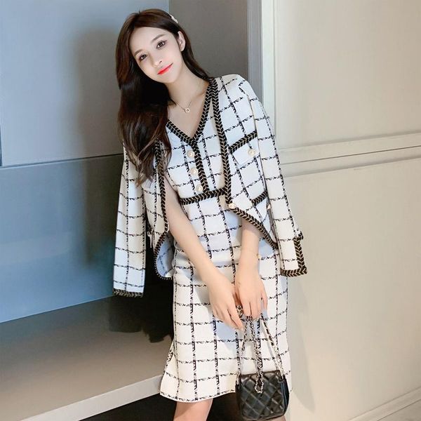 fall vinatge knitted plaid dress two piece set women elegant long sleeve cardigan + v-neck pearl button sleeveless vest female, Gray
fall vinatge knitted plaid dress two piece set women elegant long sleeve cardigan + v-neck pearl button sleeveless vest female, Gray