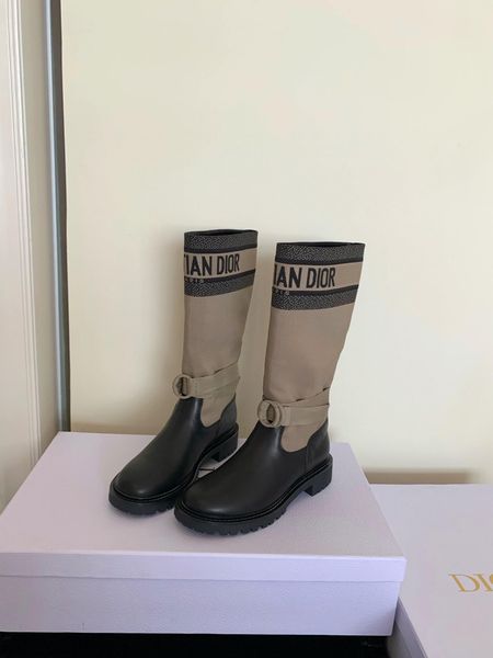 designer womens boots black khaki letter pattern leather cloth stitching round head low with box size 35-39
designer womens boots black khaki letter pattern leather cloth stitching round head low with box size 35-39
