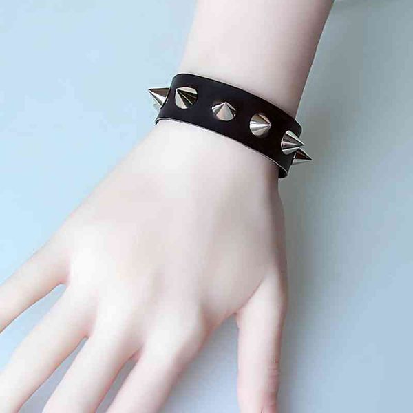 unique pointed bracelet one-row spike rivet punk gothic rock bracelets for women bangles fashion jewelry cuff wristband, Golden;silver
unique pointed bracelet one-row spike rivet punk gothic rock bracelets for women bangles fashion jewelry cuff wristband, Golden;silver