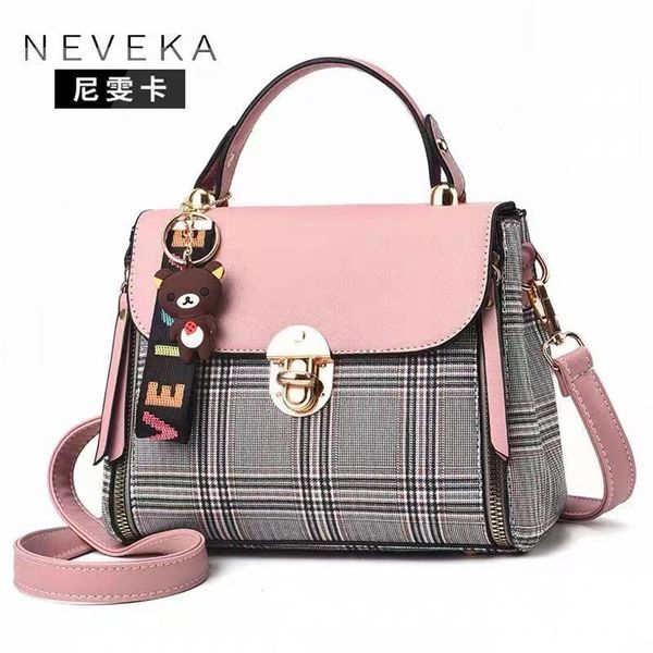 2021 three-in-one hip-hop style shoulder bag high-quality nylon handbag selling wallet lady bag messenger bag travel wallet
2021 three-in-one hip-hop style shoulder bag high-quality nylon handbag selling wallet lady bag messenger bag travel wallet