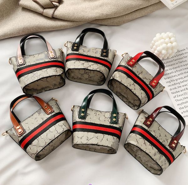 luxurys designers bags 2021 kids letter printed handbags lady style children stripe strap messenger bag girls one-shoulder bags a5477, Black
luxurys designers bags 2021 kids letter printed handbags lady style children stripe strap messenger bag girls one-shoulder bags a5477, Black