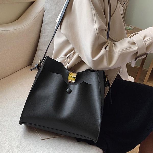 женщины плеча сумки кожа pu crossbody сумка для женщин ковш сумки ретро большой емкости женской сумка solid color
женщины плеча сумки кожа pu crossbody сумка для женщин ковш сумки ретро большой емкости женской сумка solid color
