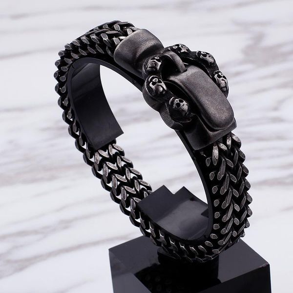 link, chain men 88g black stainless steel skull buckle design figaro bracelet 12mm 9'' xmas gifts
link, chain men 88g black stainless steel skull buckle design figaro bracelet 12mm 9'' xmas gifts