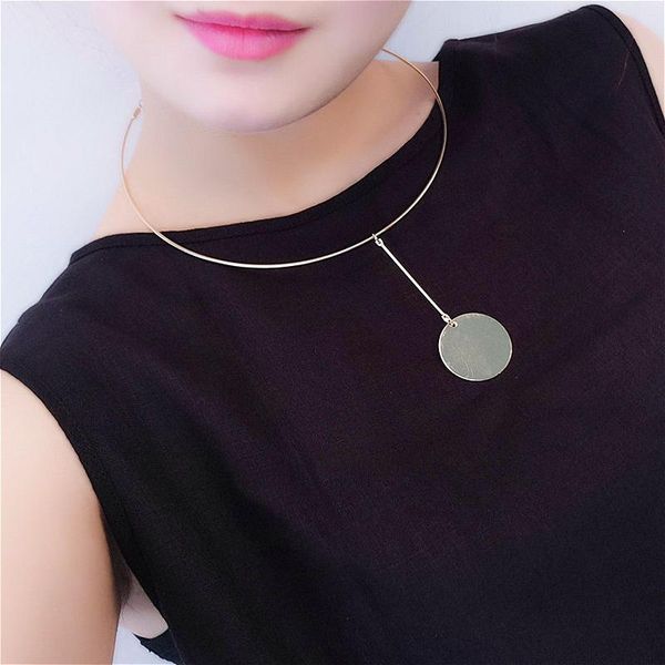 chokers visisap korean casual temperament exaggerated disc necklaces for women simple business ladies office jewelry c1584, Golden;silver
chokers visisap korean casual temperament exaggerated disc necklaces for women simple business ladies office jewelry c1584, Golden;silver