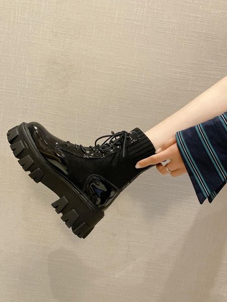 whoholl new fashion european style black ankle boots flats round toe black lace-up boots woman platform patent leather shoes1
whoholl new fashion european style black ankle boots flats round toe black lace-up boots woman platform patent leather shoes1