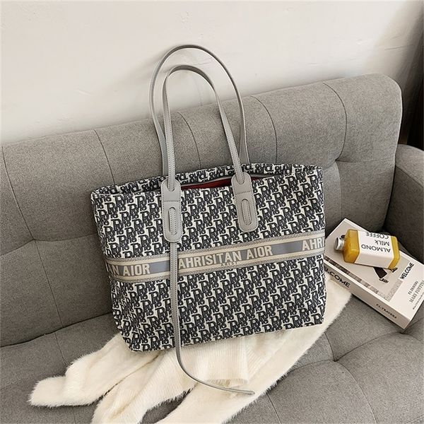 outlet sale 80% off autumn and winter large capacity bag women's new net red fashion go out one shoulder tote bag wholesale store 12
outlet sale 80% off autumn and winter large capacity bag women's new net red fashion go out one shoulder tote bag wholesale store 12