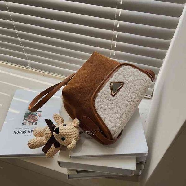 2022 factory wholesale new corduroy small square bag list winter trendy frosted single shoulder fashion simple women's foreign style
2022 factory wholesale new corduroy small square bag list winter trendy frosted single shoulder fashion simple women's foreign style