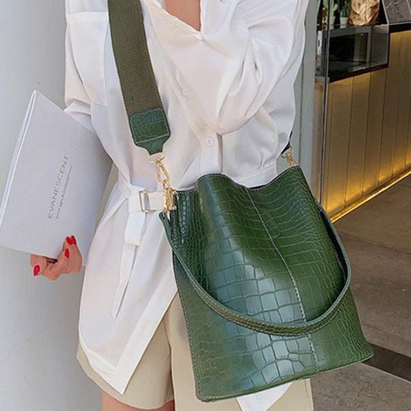 spring and summer new wild one-shoulder bucket bag large capacity broadband messenger office girl super fire ins handbag pu
spring and summer new wild one-shoulder bucket bag large capacity broadband messenger office girl super fire ins handbag pu