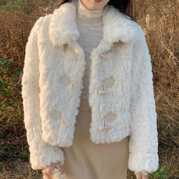 2021 new autumn winter women long sleeve turn-down collar faux fur coats female solid loose jackets prairie chic warm coats b1551, Black
2021 new autumn winter women long sleeve turn-down collar faux fur coats female solid loose jackets prairie chic warm coats b1551, Black