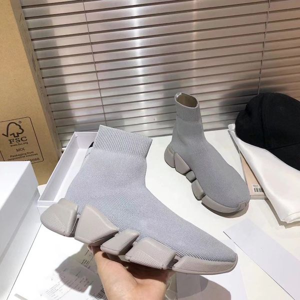 2021 designer speed sneakers triple socks flat shoes men women slip-on elastic cloth trainer graffiti light bottom runners boot with box, Black
2021 designer speed sneakers triple socks flat shoes men women slip-on elastic cloth trainer graffiti light bottom runners boot with box, Black
