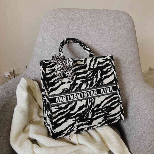 80% off shop clearance bag women's new autumn and winter princess dai large capacity fashion print single shoulder bag multifunctional
80% off shop clearance bag women's new autumn and winter princess dai large capacity fashion print single shoulder bag multifunctional