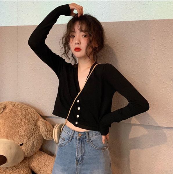 spring korean style slim-fit navel-exposed spring women's korean women's style short single-breasted v-neck knitted sunscreen card, White;black
spring korean style slim-fit navel-exposed spring women's korean women's style short single-breasted v-neck knitted sunscreen card, White;black