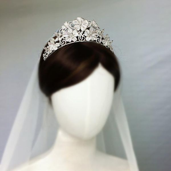 bridal zircon tiara headpiece flower cz wedding crown headband hair jewelry diademe couronne de mariage bijoux cheveux wigo1385, Golden;silver
bridal zircon tiara headpiece flower cz wedding crown headband hair jewelry diademe couronne de mariage bijoux cheveux wigo1385, Golden;silver