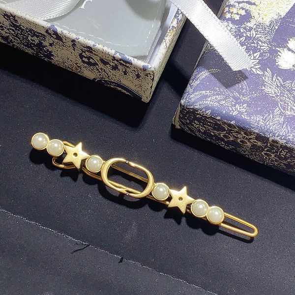 luxury jewelry designer hair clips classic letter logo star pearl hairpin wholesale price holiday gift with box, Golden;silver
luxury jewelry designer hair clips classic letter logo star pearl hairpin wholesale price holiday gift with box, Golden;silver