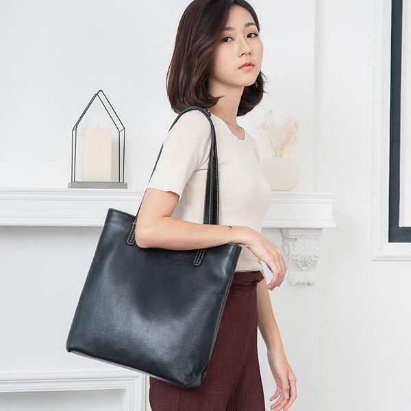 women bag genuine leather handbag casual totes lady soft cowhide shoulder zipper bag shopping joker female
women bag genuine leather handbag casual totes lady soft cowhide shoulder zipper bag shopping joker female