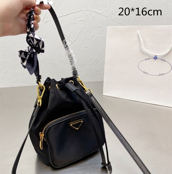 2022 women bucket bags designers crossbody shoulder bag small fashion handbags drawstrings triangle cute style
2022 women bucket bags designers crossbody shoulder bag small fashion handbags drawstrings triangle cute style