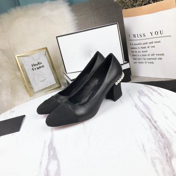 2020 pearl sheep leather stitching simple and comfortable thick heel lady professional versatile shallow mouth single shoe trend, Black
2020 pearl sheep leather stitching simple and comfortable thick heel lady professional versatile shallow mouth single shoe trend, Black