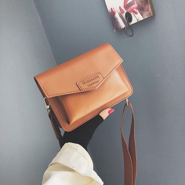 simple ladies small square bag wave wild shoulder strap one shoulder fashion messenger bag personality three-dimensional package
simple ladies small square bag wave wild shoulder strap one shoulder fashion messenger bag personality three-dimensional package