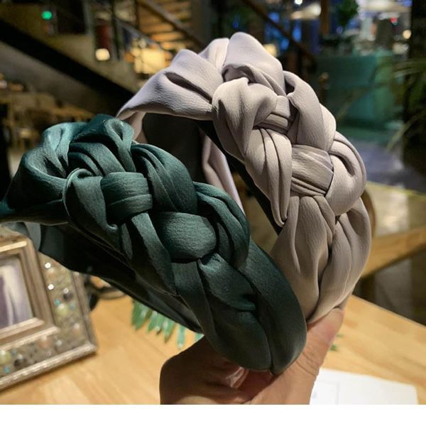 new fashion twist thick velvet hairband for women female headband solid color hair hoop girls headwear women hair acc qylyhr
new fashion twist thick velvet hairband for women female headband solid color hair hoop girls headwear women hair acc qylyhr