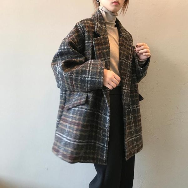 2021 new winter suit collared woollen coat plaid blouse loose-fitting retro thick warm women's medium length coat, Black
2021 new winter suit collared woollen coat plaid blouse loose-fitting retro thick warm women's medium length coat, Black