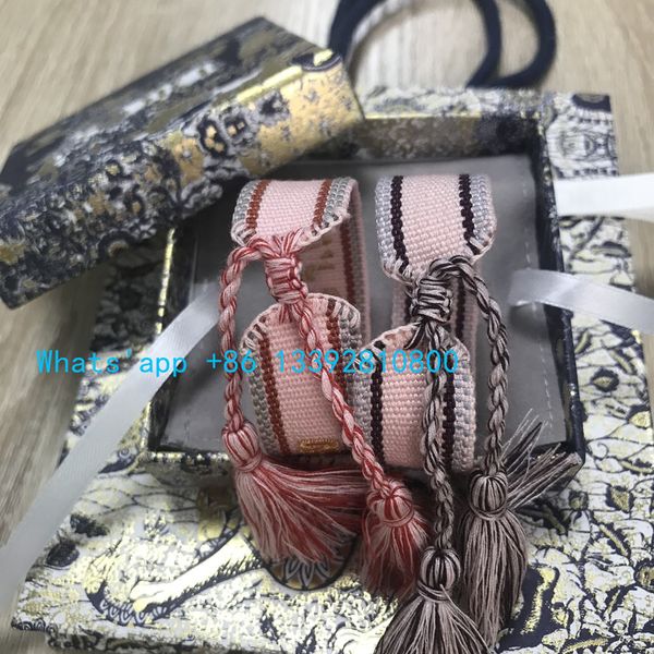 luxury fabric bracelet women d cotton jewelry letter signature bracelet woven bangle tassel embroidery bracelet new lion box set y200602, Black
luxury fabric bracelet women d cotton jewelry letter signature bracelet woven bangle tassel embroidery bracelet new lion box set y200602, Black