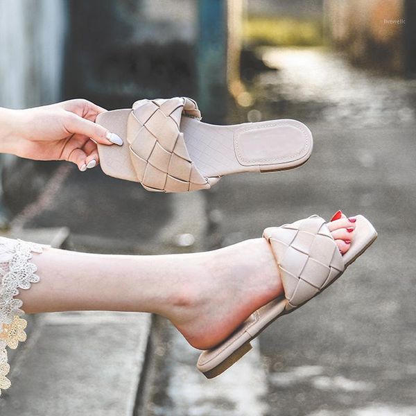 slippers 2021 women weave square low heel flip flops females open toe flats outdoor slides ladies dress woman elegant shoes1, Black
slippers 2021 women weave square low heel flip flops females open toe flats outdoor slides ladies dress woman elegant shoes1, Black