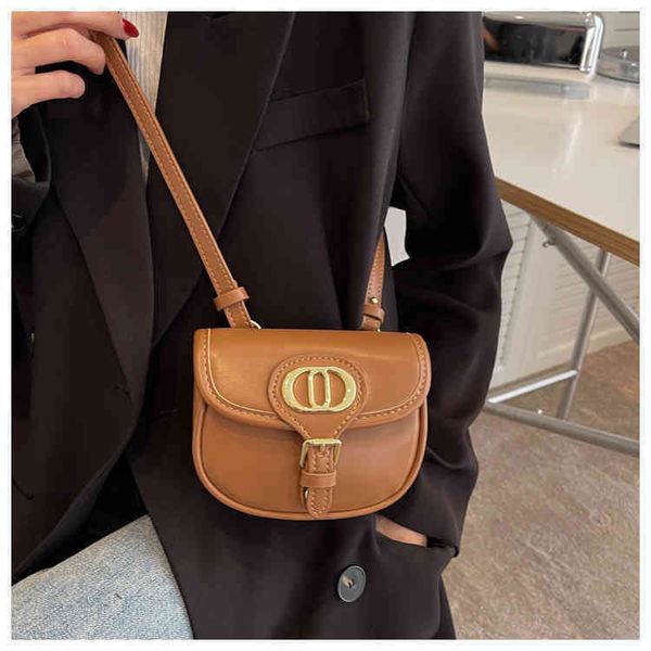 2022 factory outlet women's trend messenger semi-circular bag fashion single shoulder mini armpit small round bag l0yj
2022 factory outlet women's trend messenger semi-circular bag fashion single shoulder mini armpit small round bag l0yj