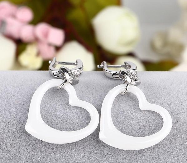 новый белый heart shaped smooth керамические серьги с малых rhinestone для женщин девушки elegant lady fashion style wedding22, Golden;silver
новый белый heart shaped smooth керамические серьги с малых rhinestone для женщин девушки elegant lady fashion style wedding22, Golden;silver